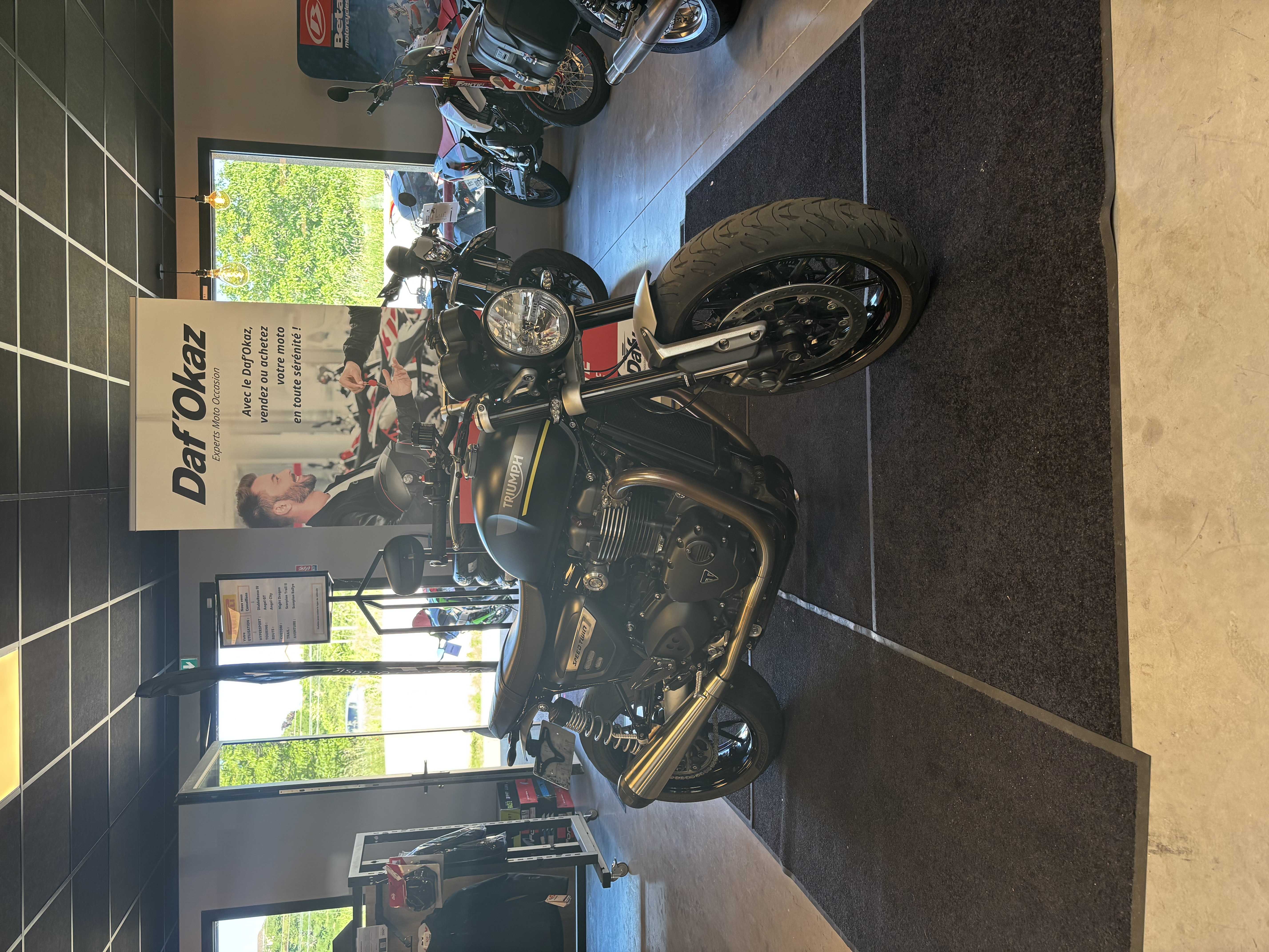 Triumph 1200 Speed Twin 2021 HD vue 3/4 droite