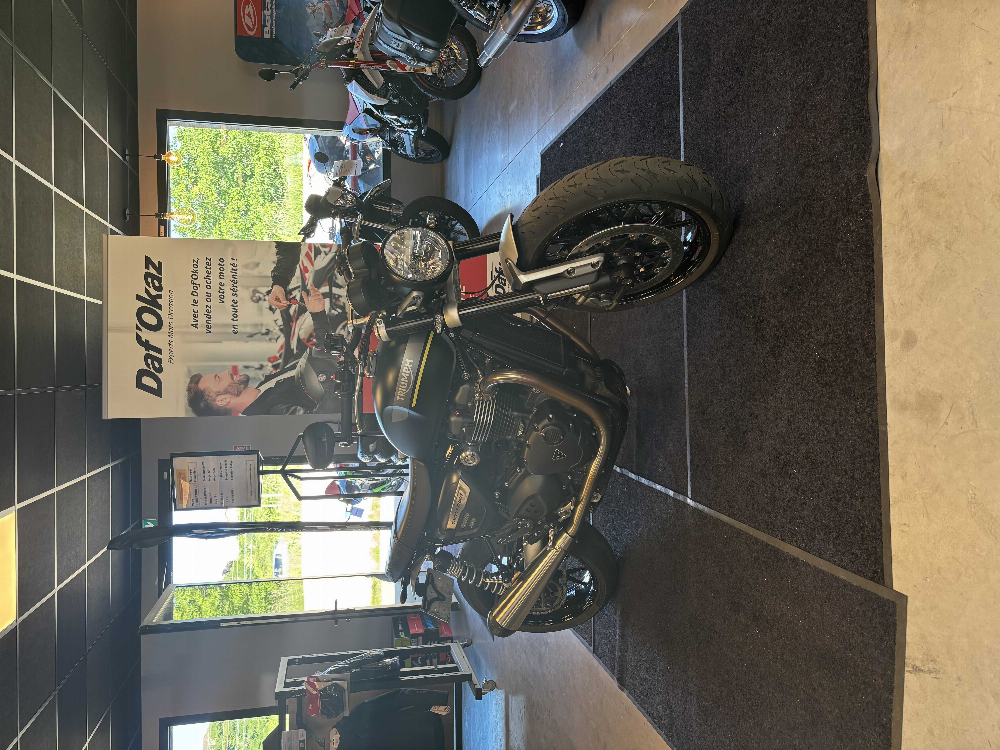 Triumph 1200 Speed Twin 2021 vue 3/4 droite