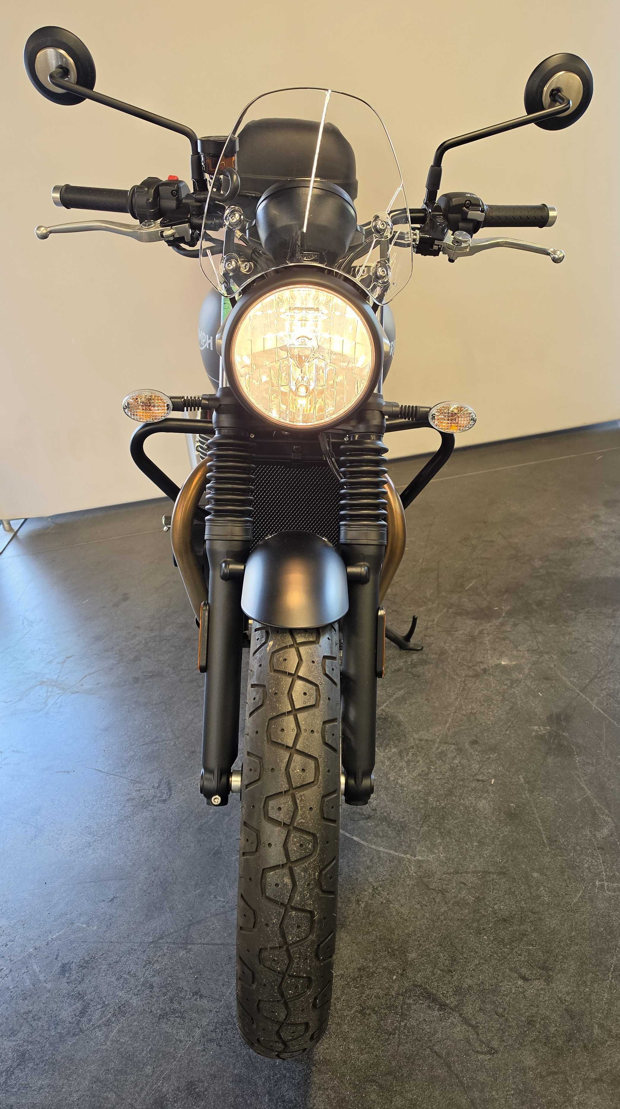 Triumph 900 Speed Twin 2023 HD vue avant