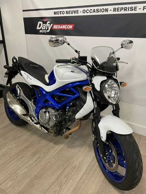Suzuki SFV 650 Gladius 2011 HD vue avant