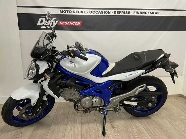 Suzuki SFV 650 Gladius 2011 HD vue gauche