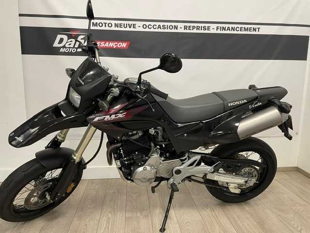 Honda FMX 650 2005 vue 3/4 droite