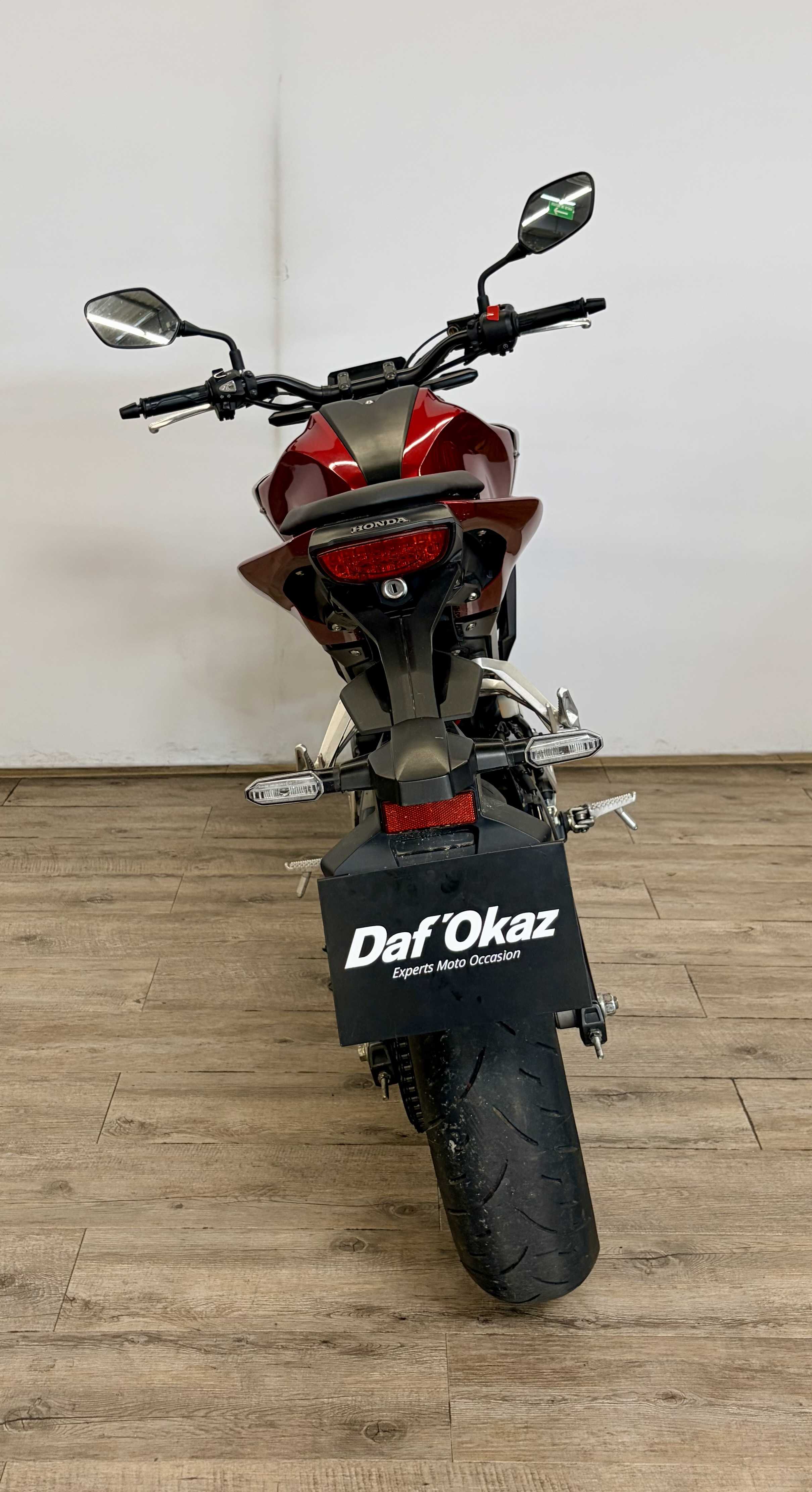 Honda CB 125 R 2018 HD vue arrière