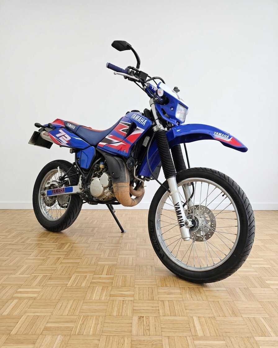 Yamaha DT 125 RE 2006 vue 3/4 droite
