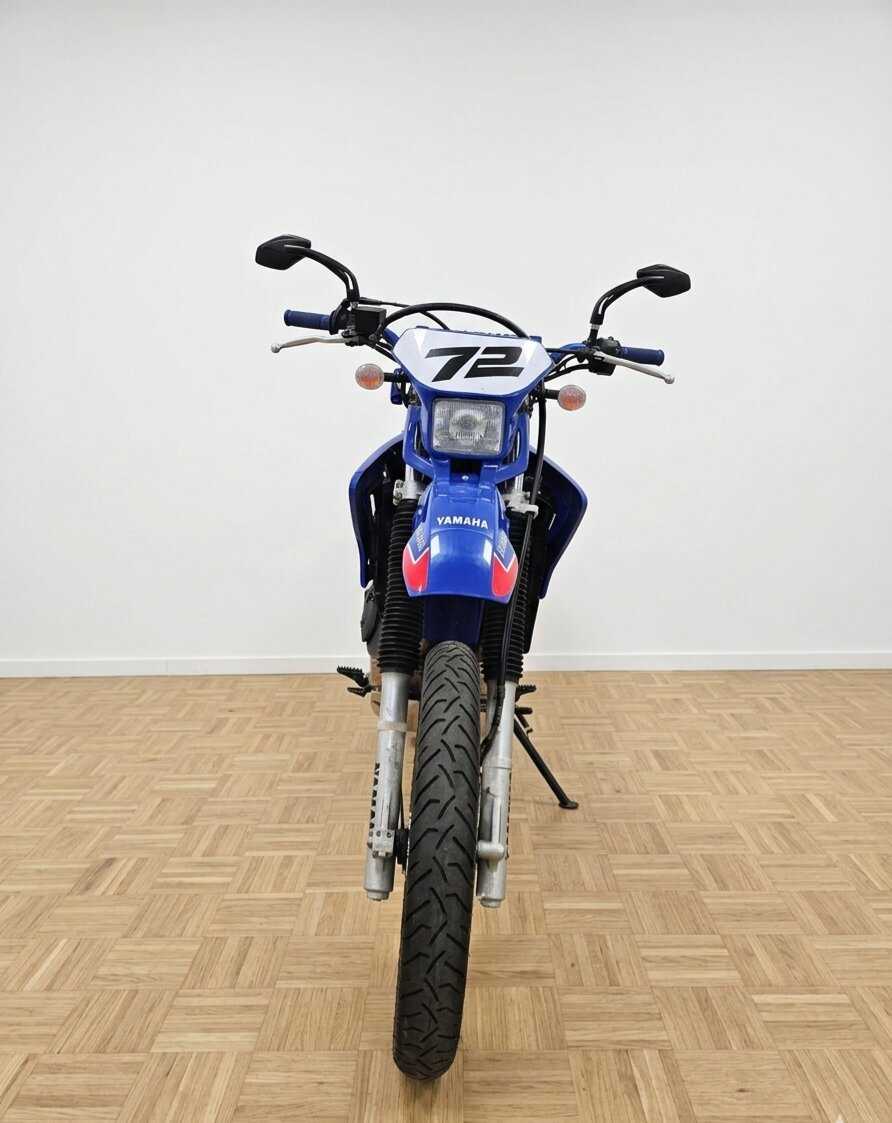 Yamaha DT 125 RE 2006 vue avant