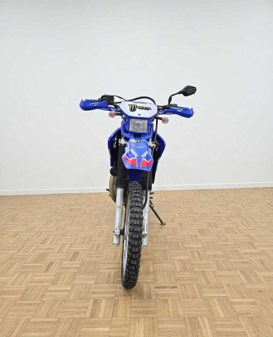 Yamaha DT 125 RE 2005 HD vue avant