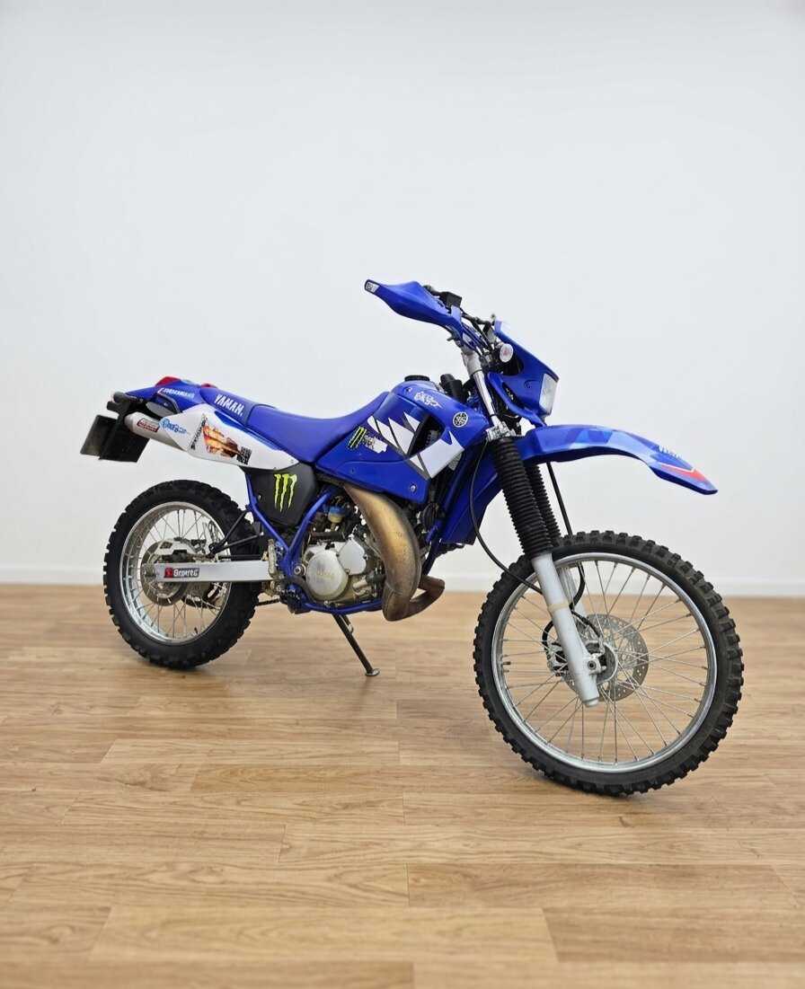 Yamaha DT 125 RE 2005 vue 3/4 droite