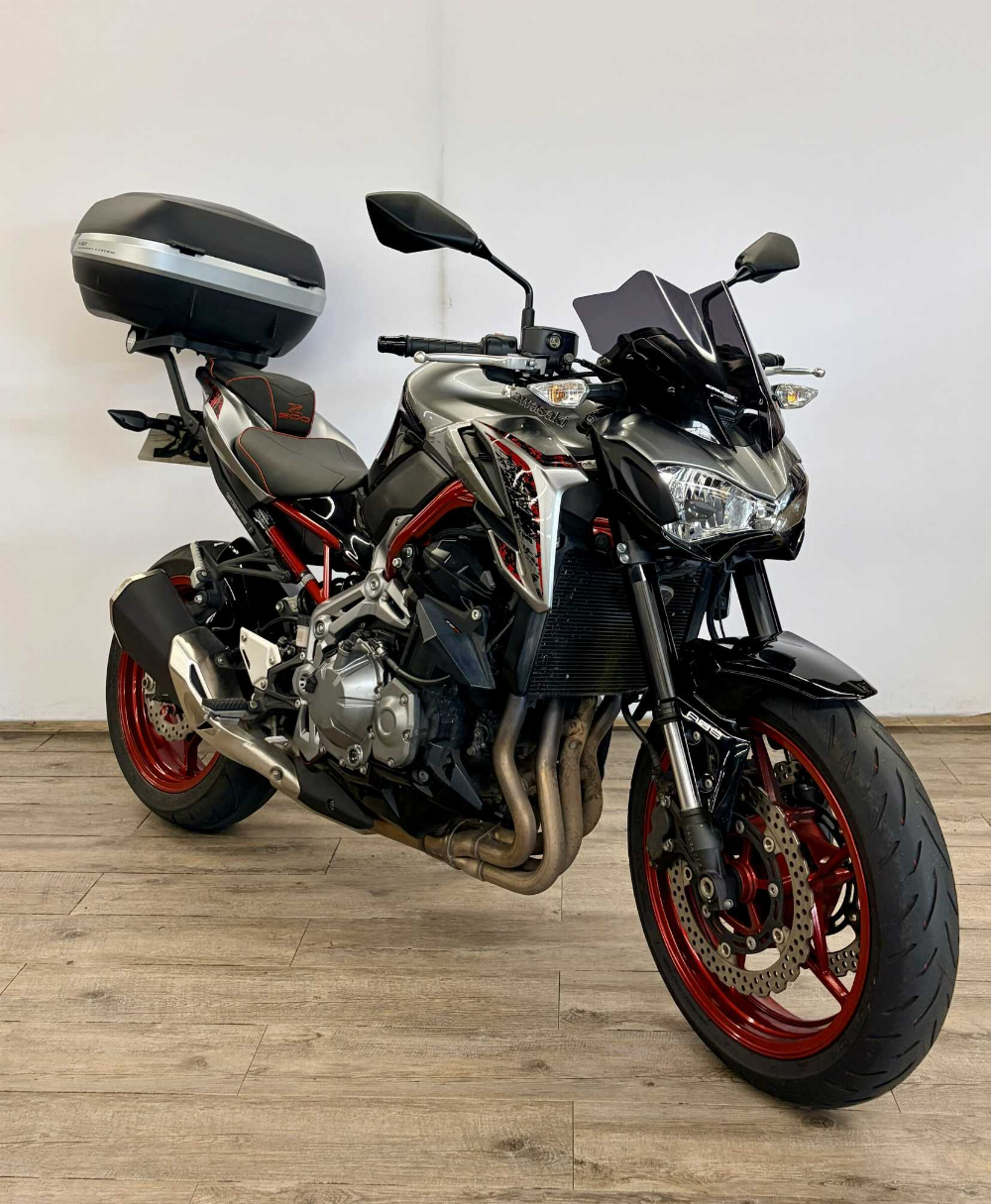 Kawasaki Z 900 2019 vue 3/4 droite