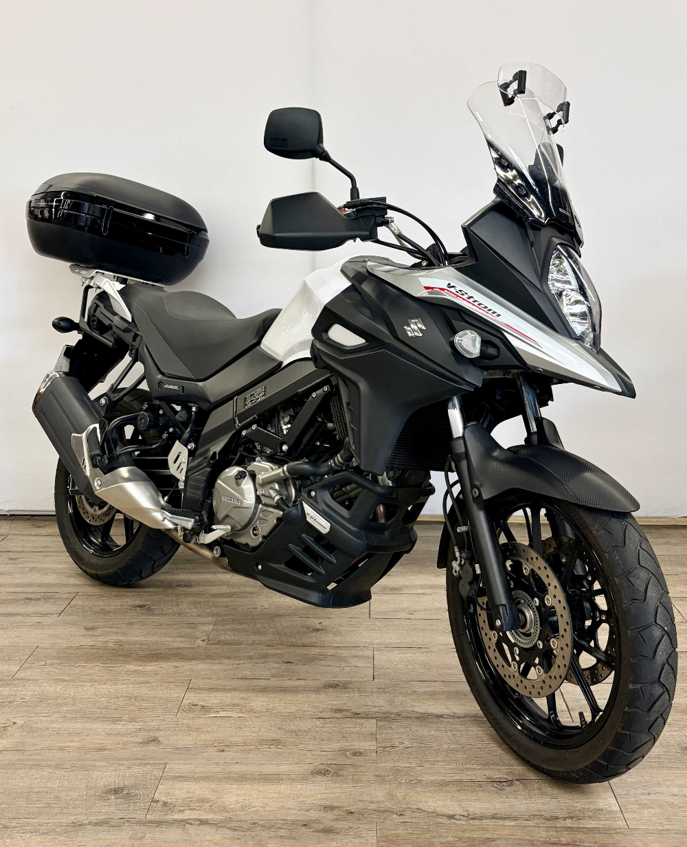 Suzuki DL 650 V-Strom ABS 2017 vue 3/4 droite