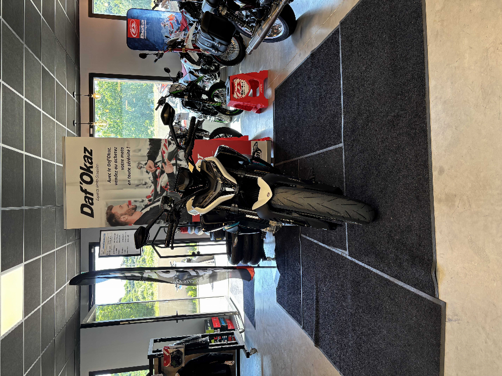 CFMOTO NK 675 2025 vue avant