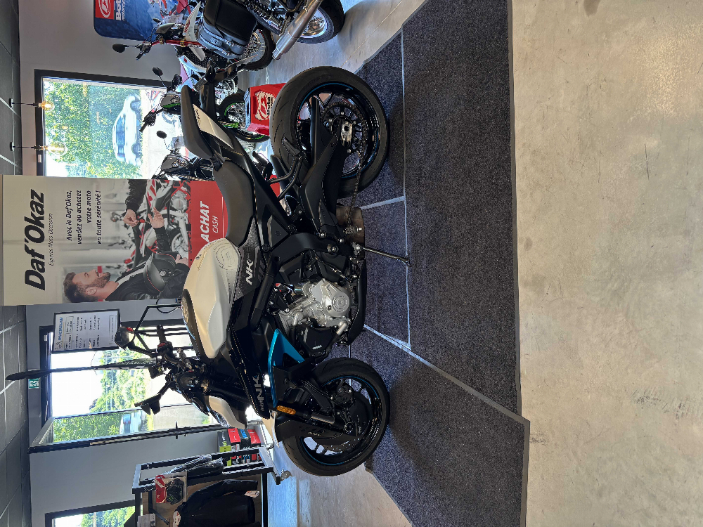 CFMOTO NK 675 2025 vue gauche