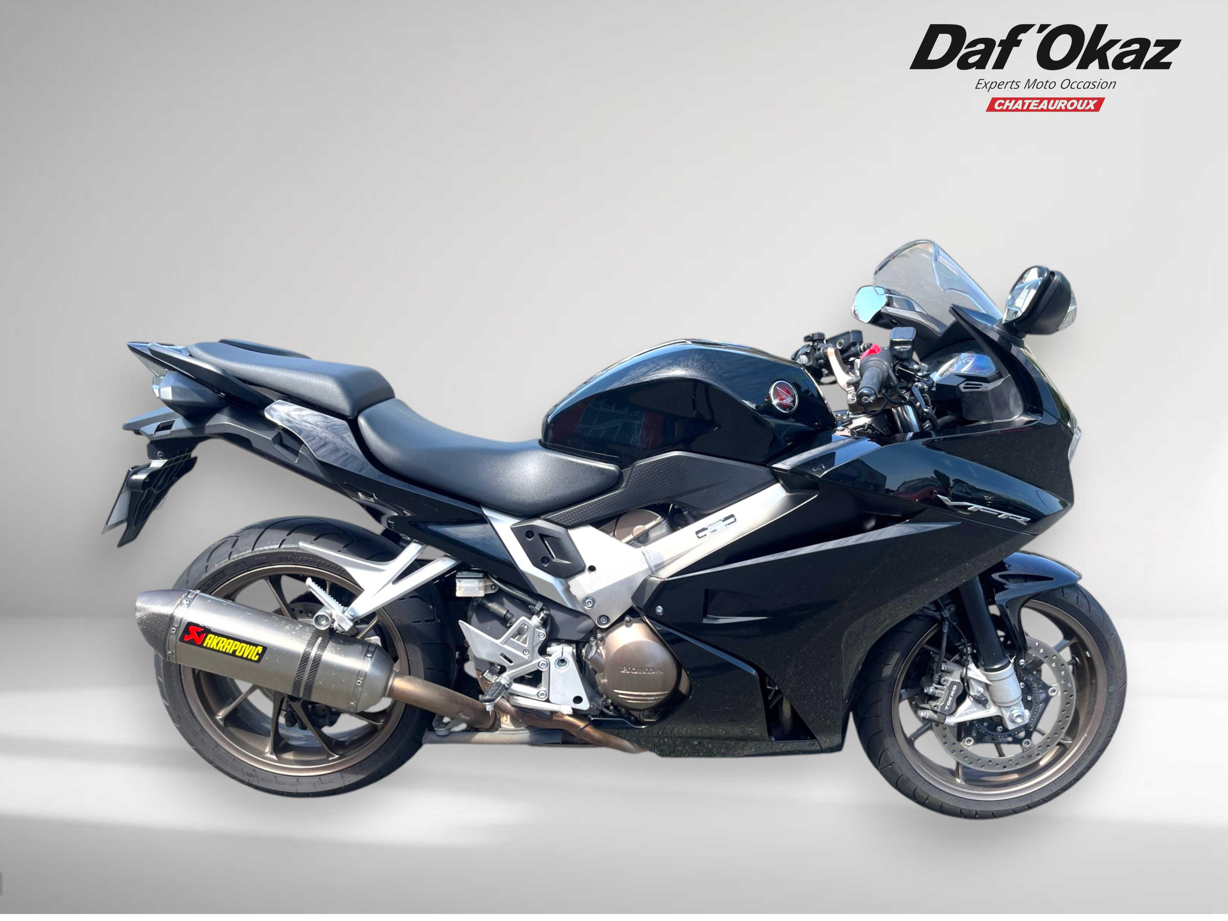 Honda VFR 800 F RC79 2014 HD vue avant