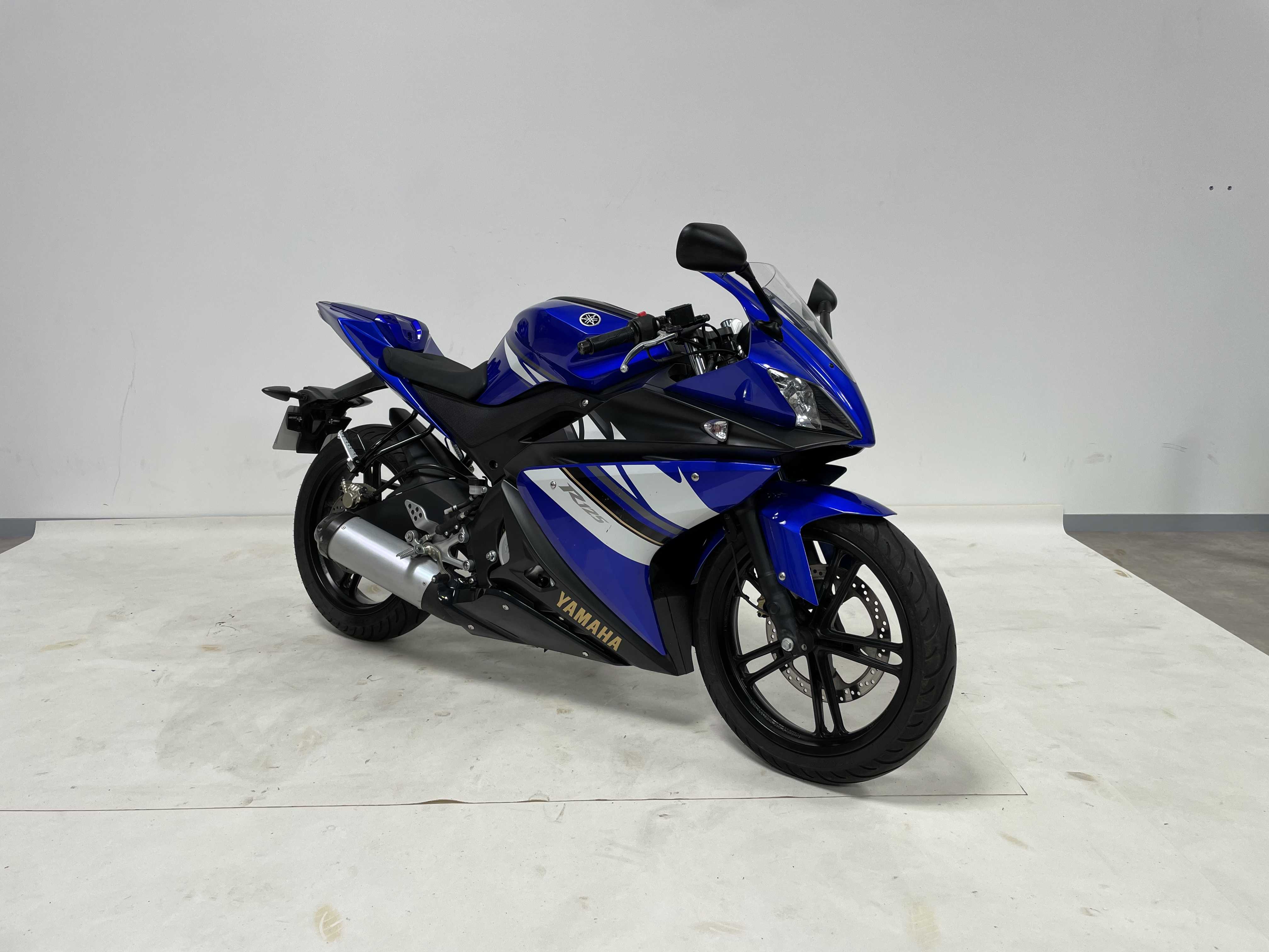 Yamaha YZF-R 125 2008 HD vue 3/4 droite