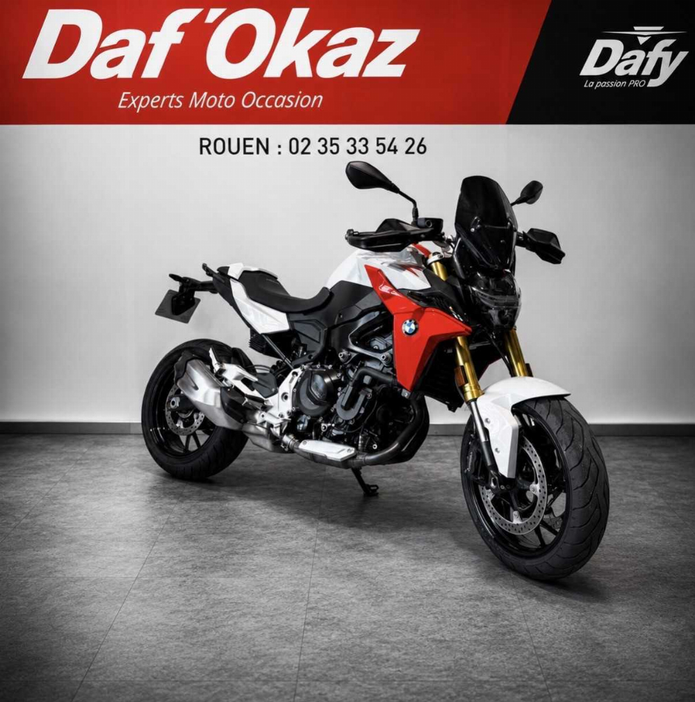 BMW F 900 R 2021 vue 3/4 droite