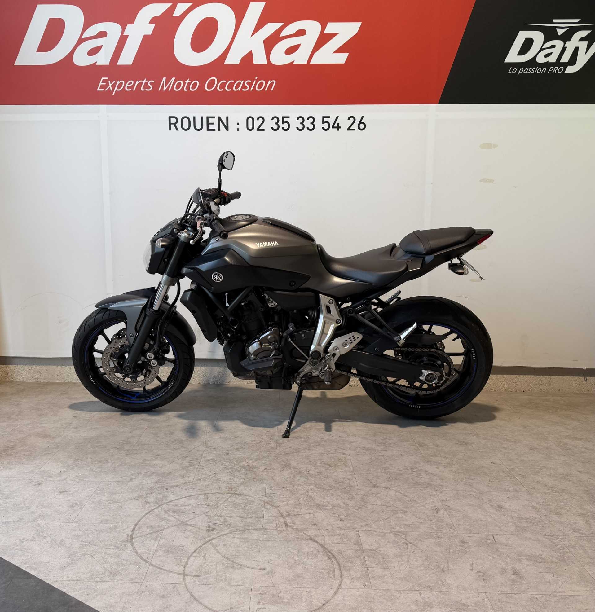 Yamaha MT-07 2014 HD vue gauche