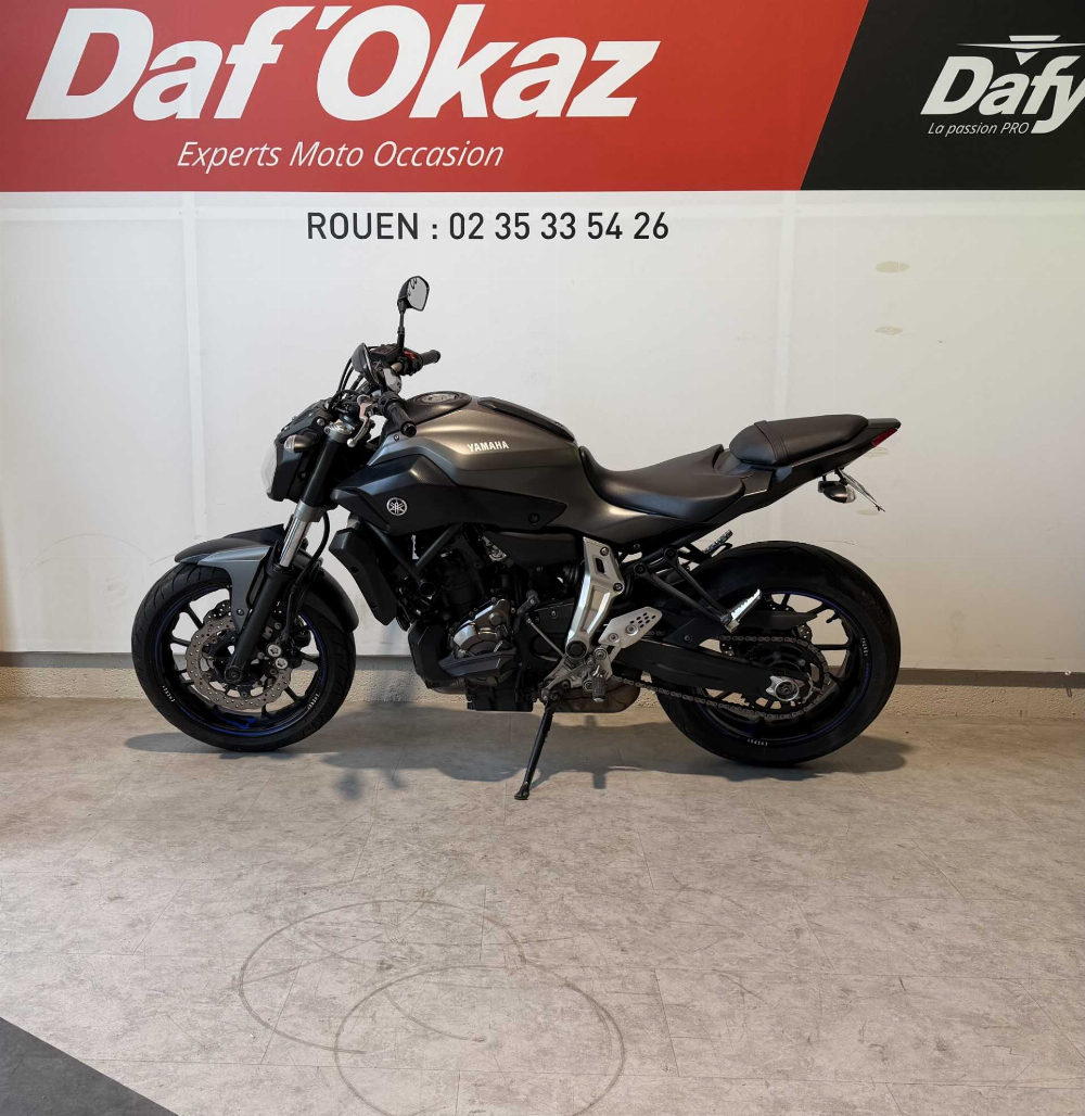 Yamaha MT-07 2014 vue gauche