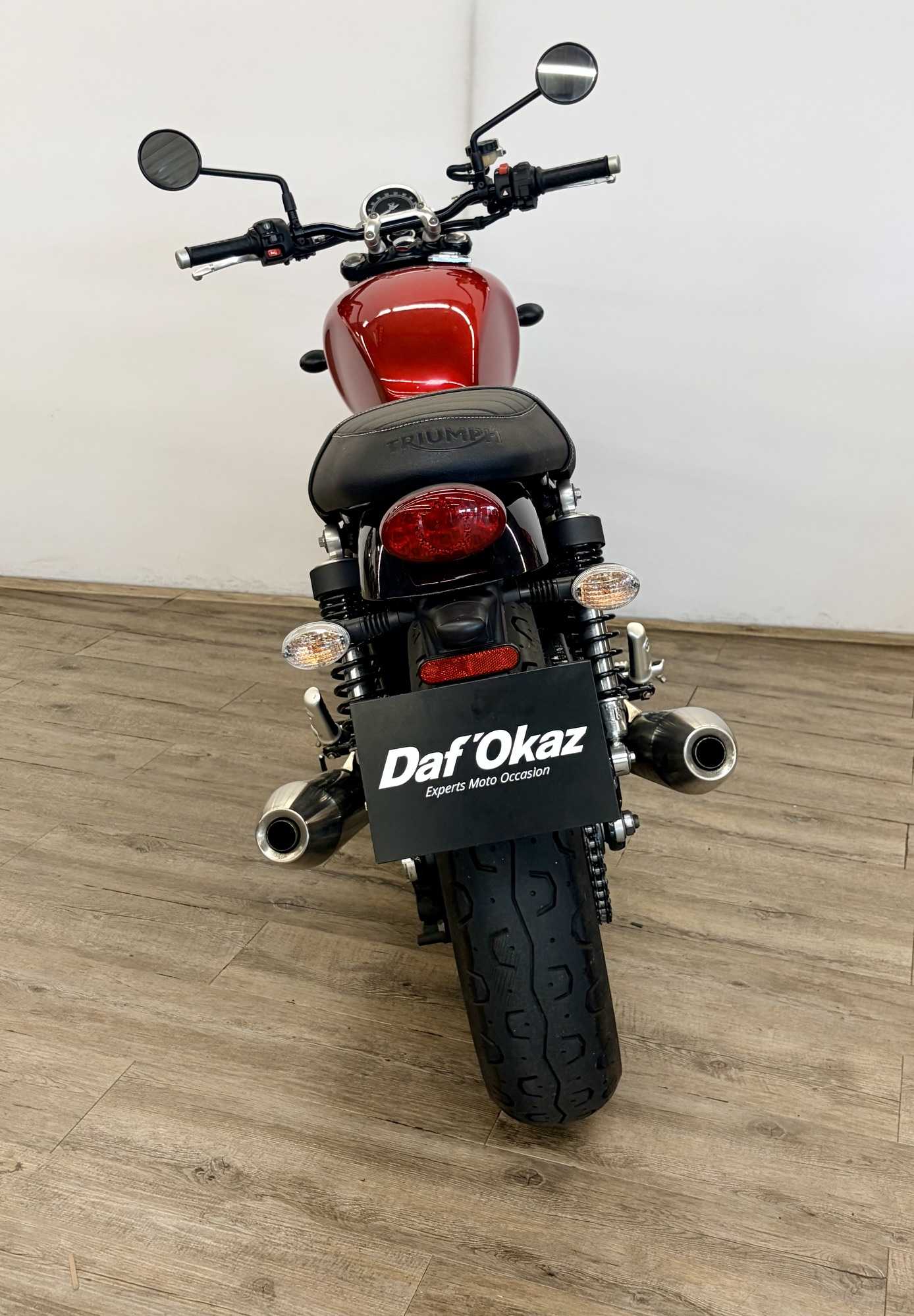 Triumph 900 Street Twin 2016 HD vue arrière