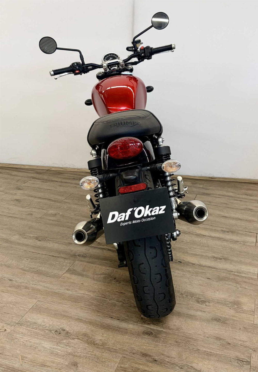 Triumph 900 Street Twin 2016 vue arrière