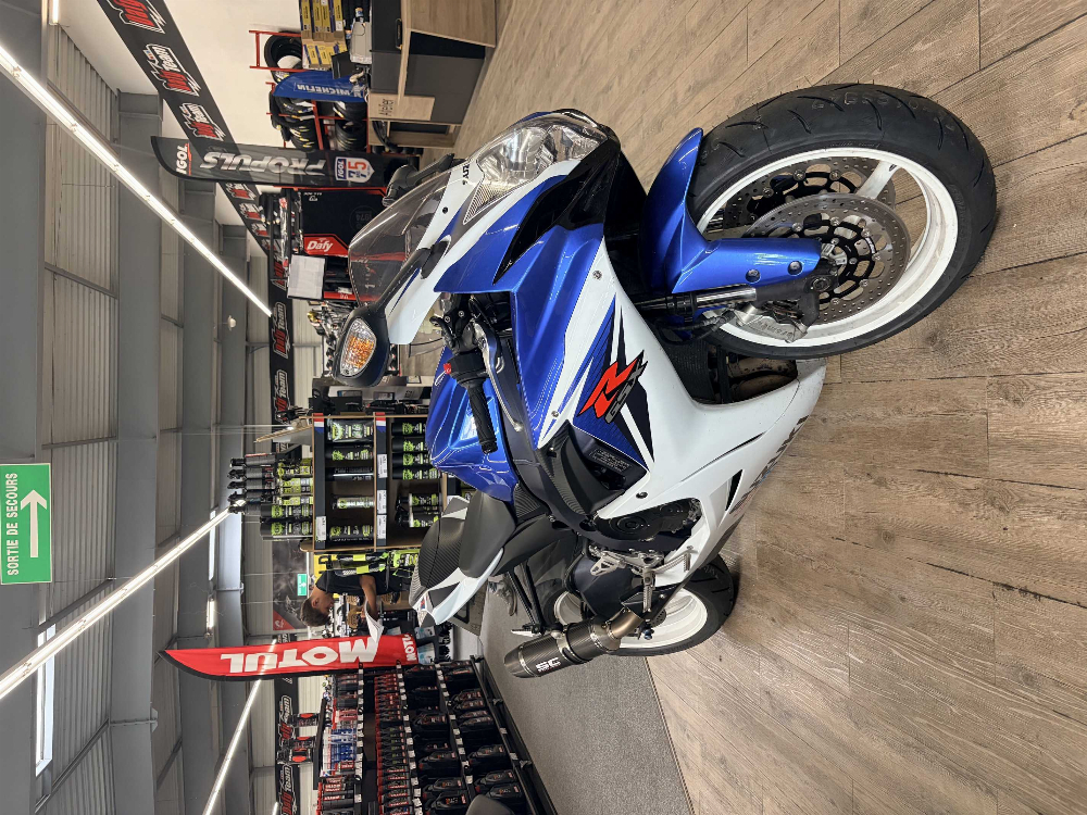 Suzuki GSX-R 600 2012 vue 3/4 droite