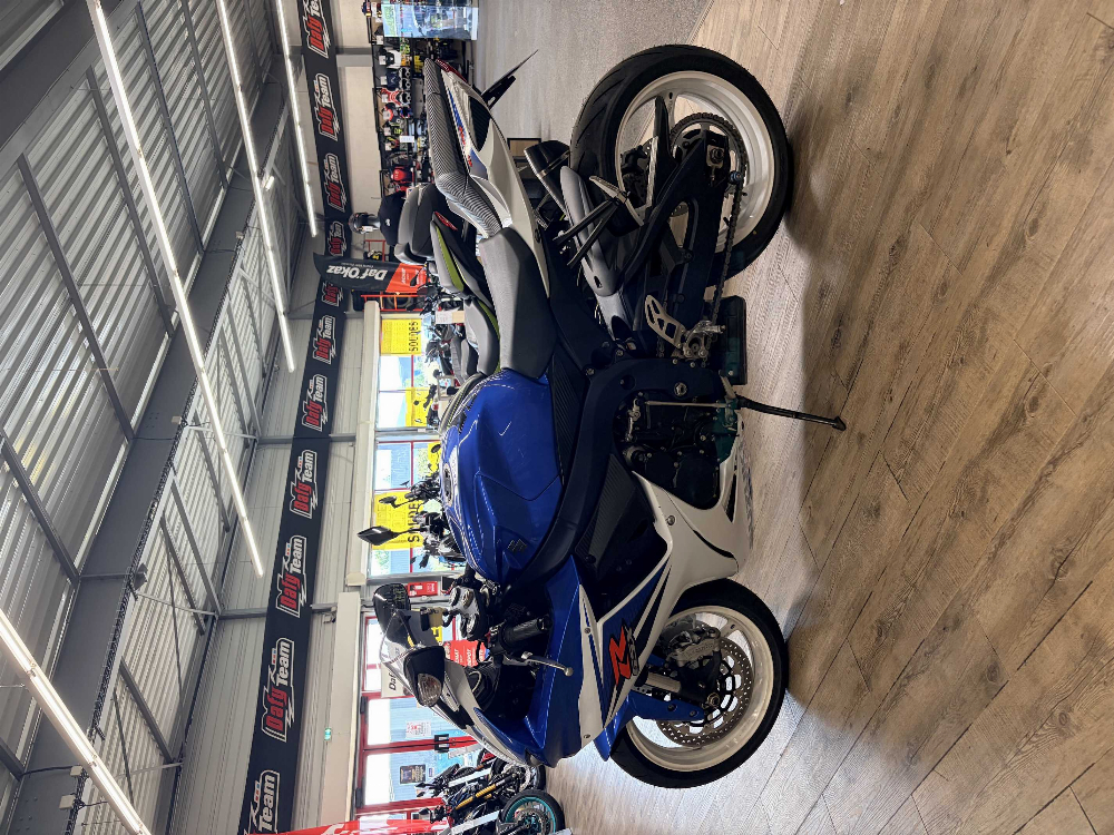 Suzuki GSX-R 600 2012 vue gauche