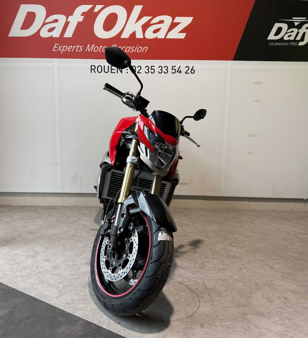 Suzuki GSR 750 2012 vue avant