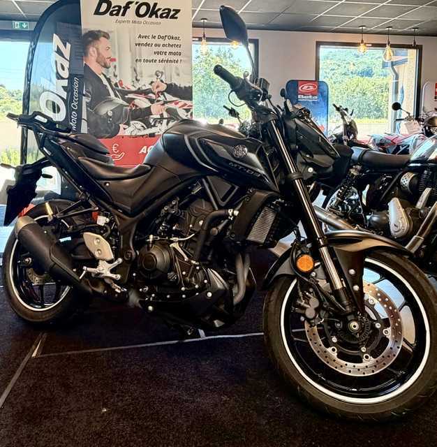 Yamaha MT-03 320 2023 HD vue 3/4 droite