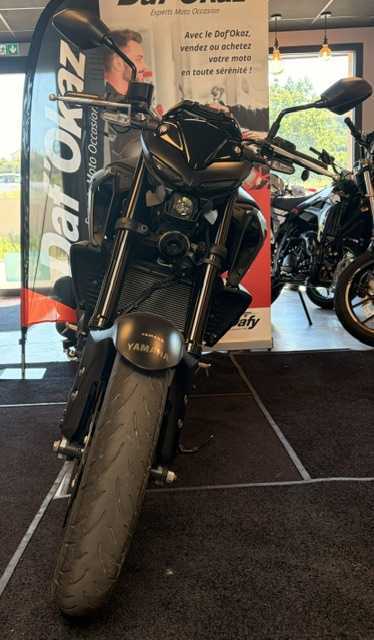 Yamaha MT-03 320 2023 HD vue avant