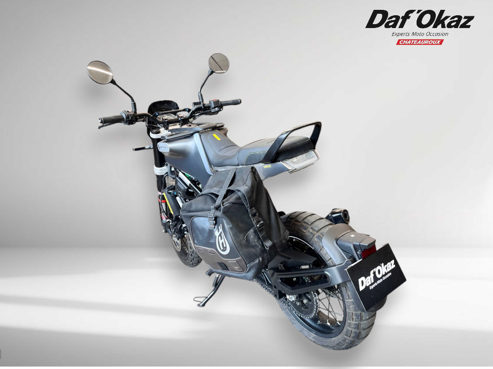 Husqvarna Svartpilen 125 2021 vue gauche