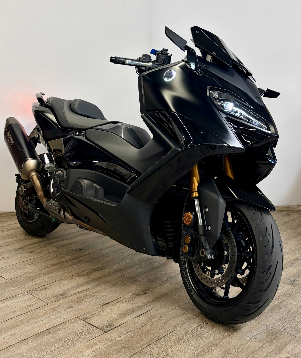 Yamaha XP 560 T-Max Tech Max 2021 vue 3/4 droite