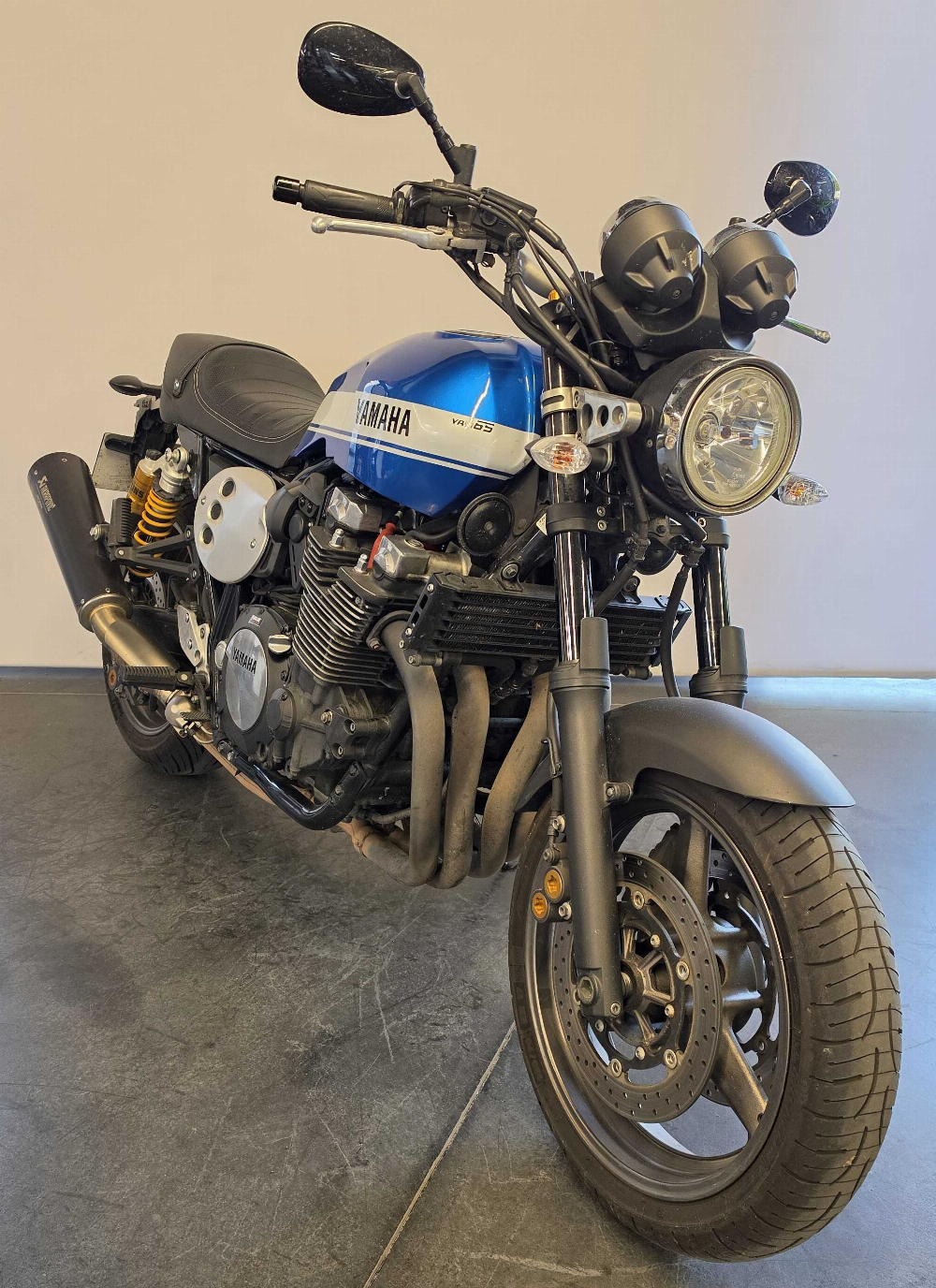 Yamaha XJR 1300 2016 vue 3/4 droite