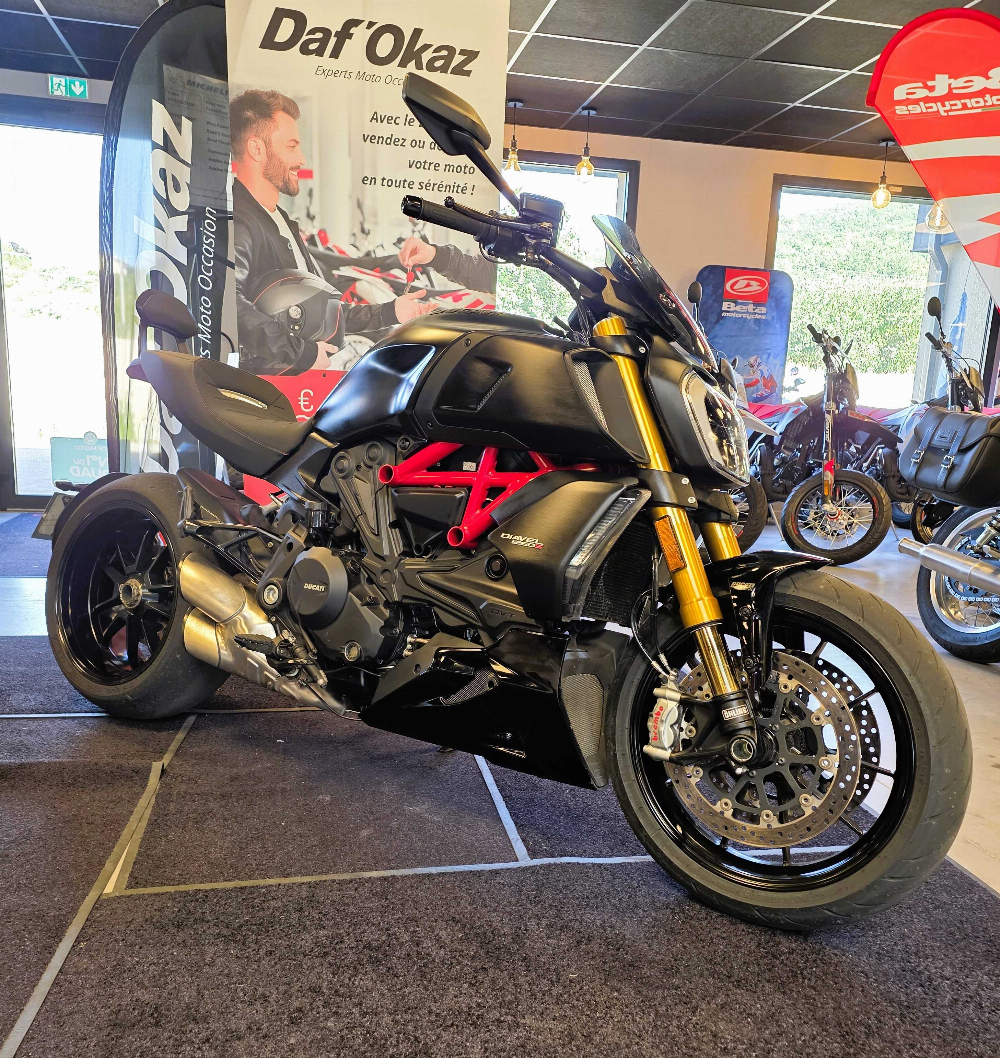 Ducati Diavel 1260 S 2021 vue 3/4 droite
