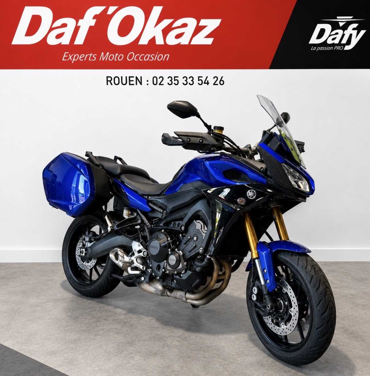 Yamaha Tracer 900 (MT09TRA) 2016 HD vue 3/4 droite