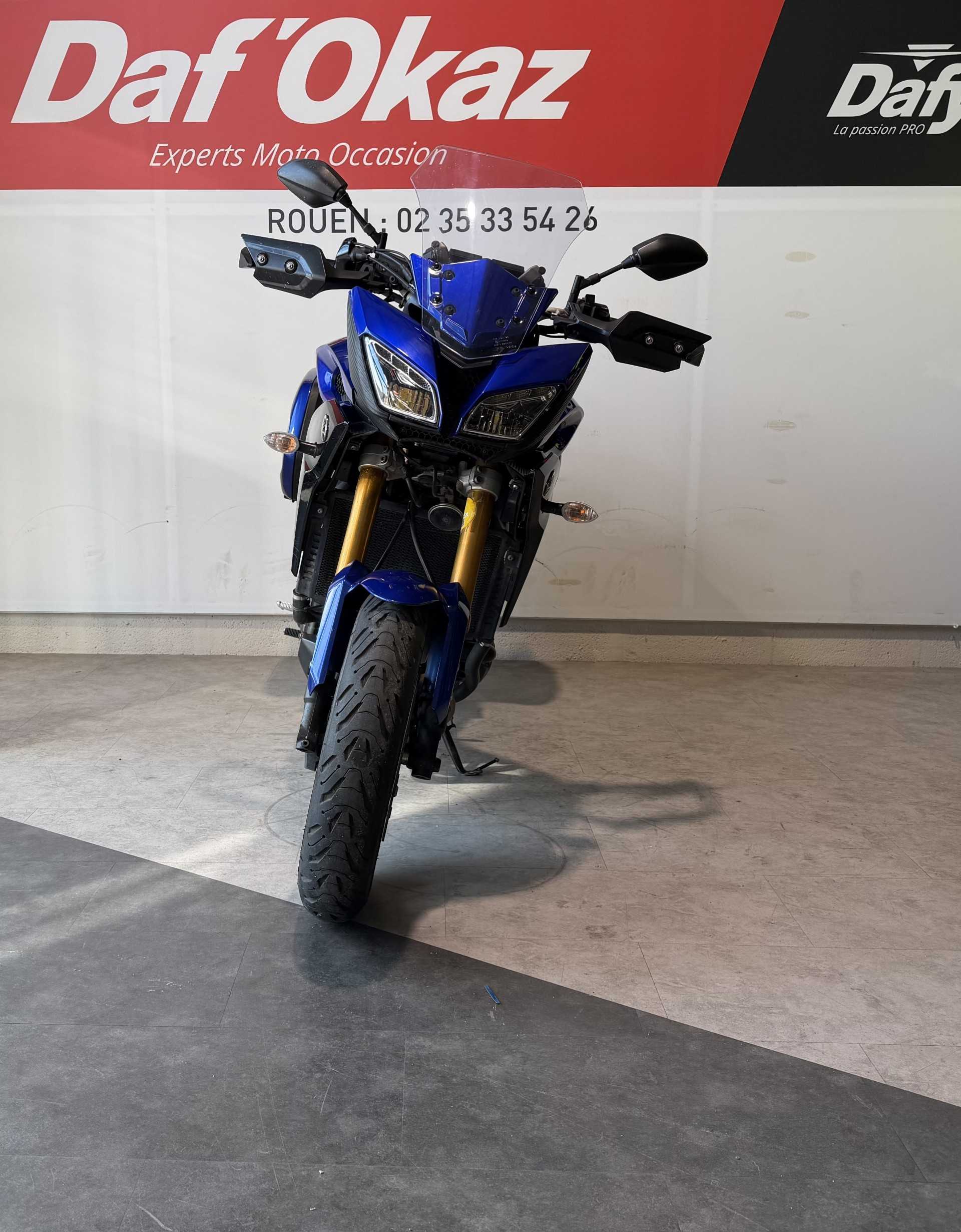 Yamaha Tracer 900 (MT09TRA) 2016 HD vue avant