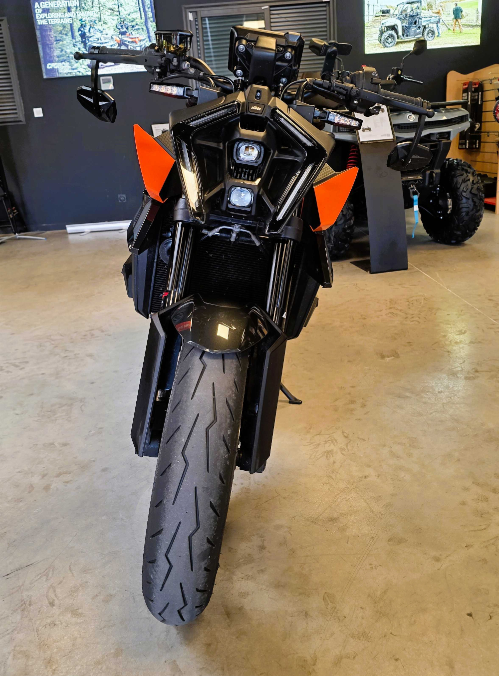 KTM 990 Duke 2024 vue avant