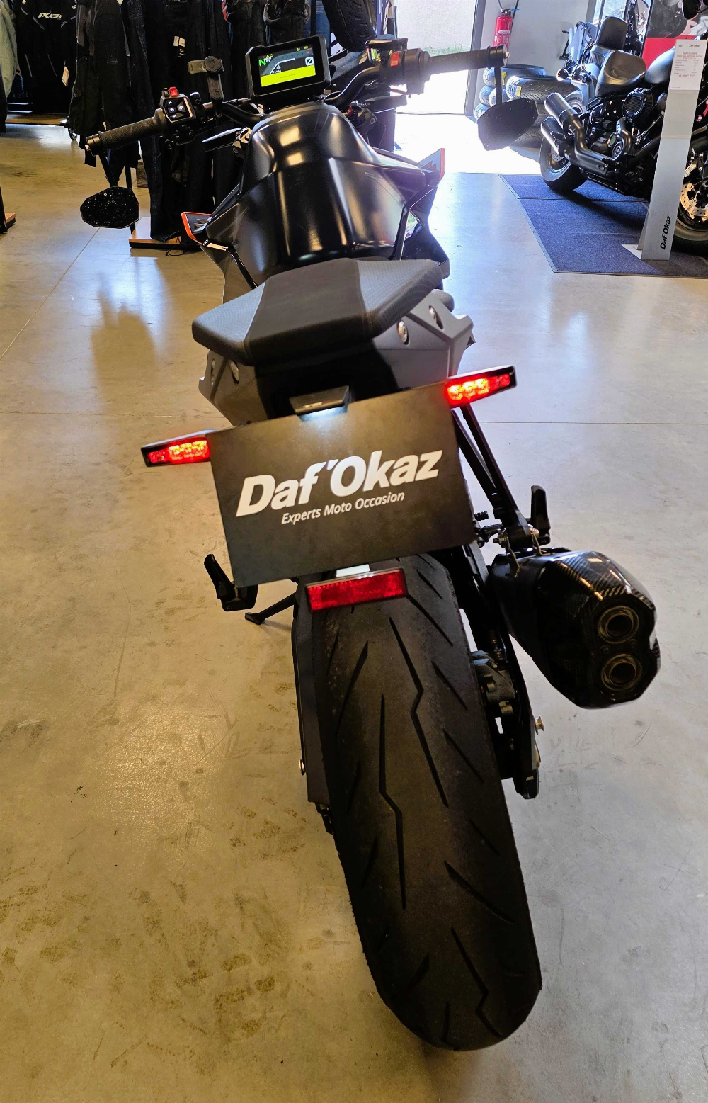 KTM 990 Duke 2024 vue arrière