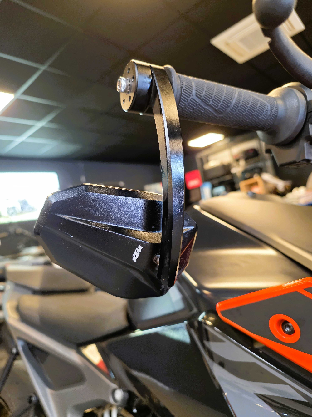 KTM 990 Duke 2024