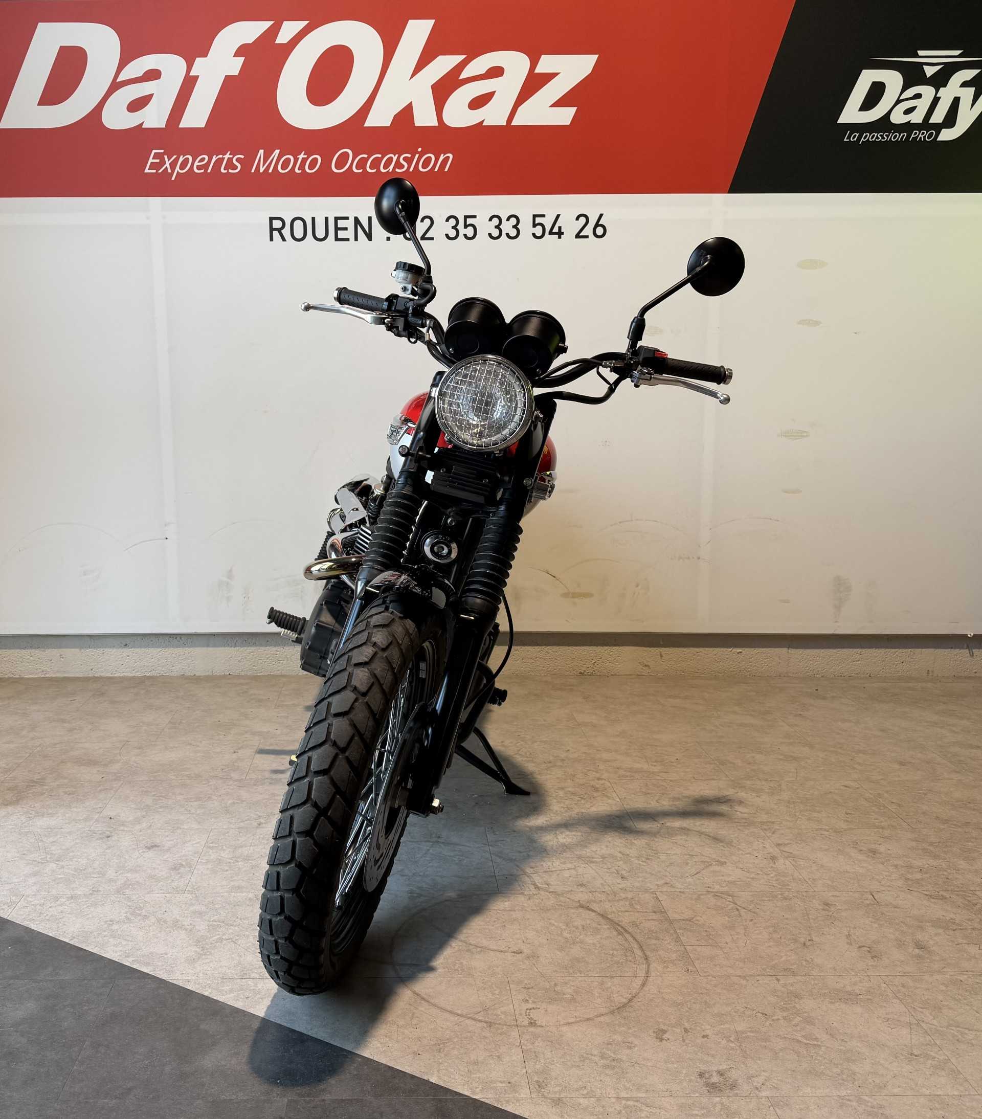 Triumph 900 Scrambler 2016 HD vue avant