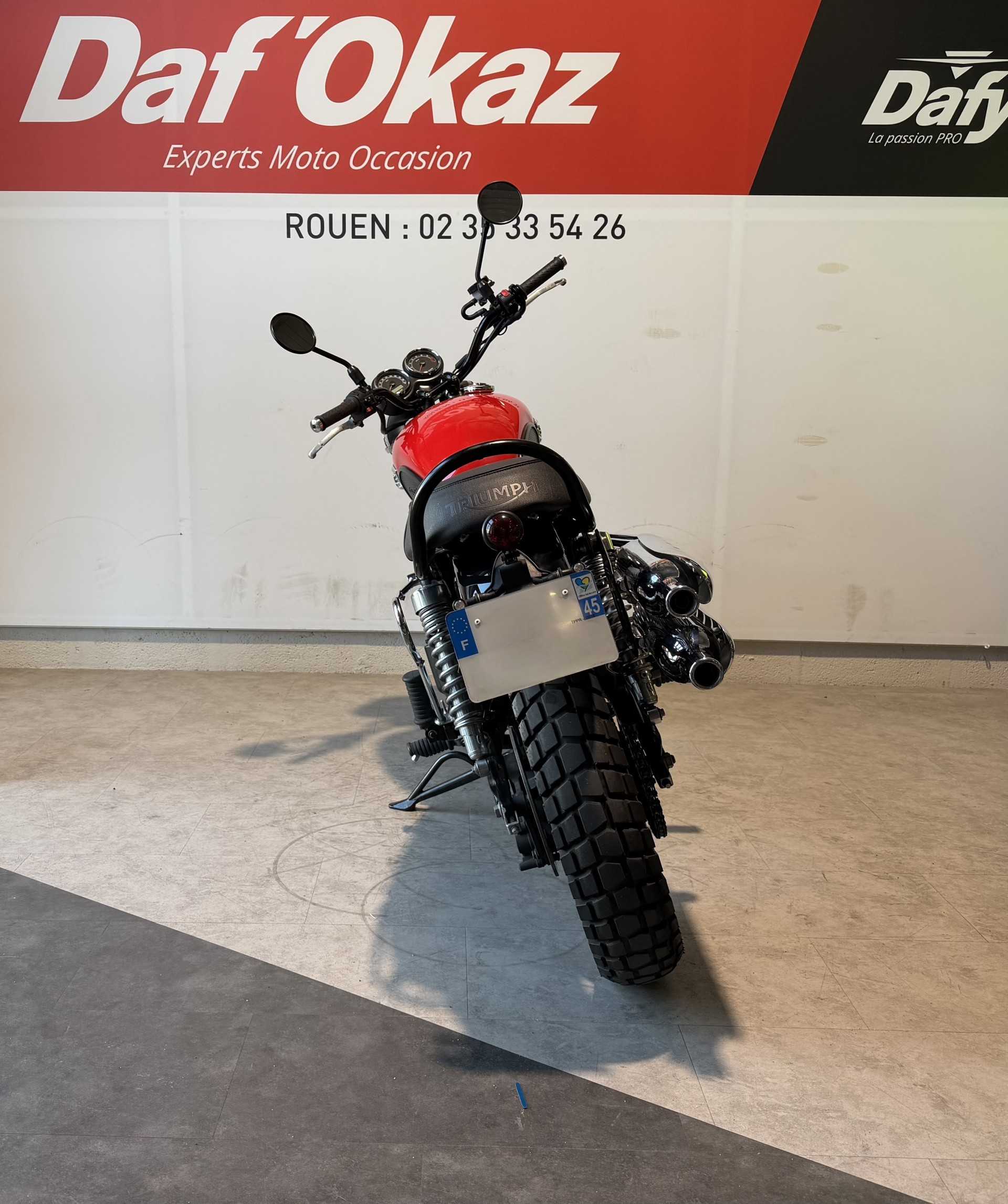 Triumph 900 Scrambler 2016 HD vue arrière