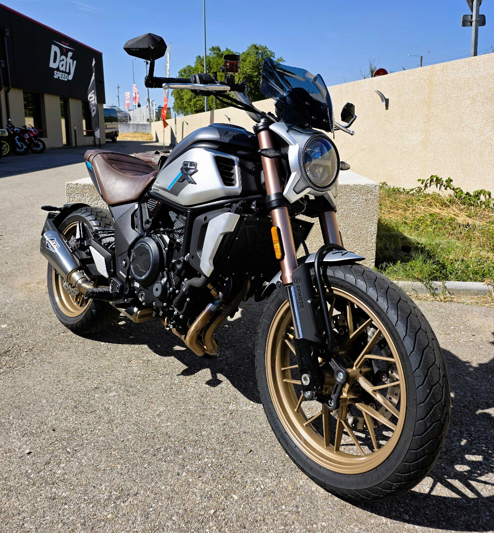 CFMOTO CL-X 700 ABS CL-X Heritage ABS 2022 vue avant