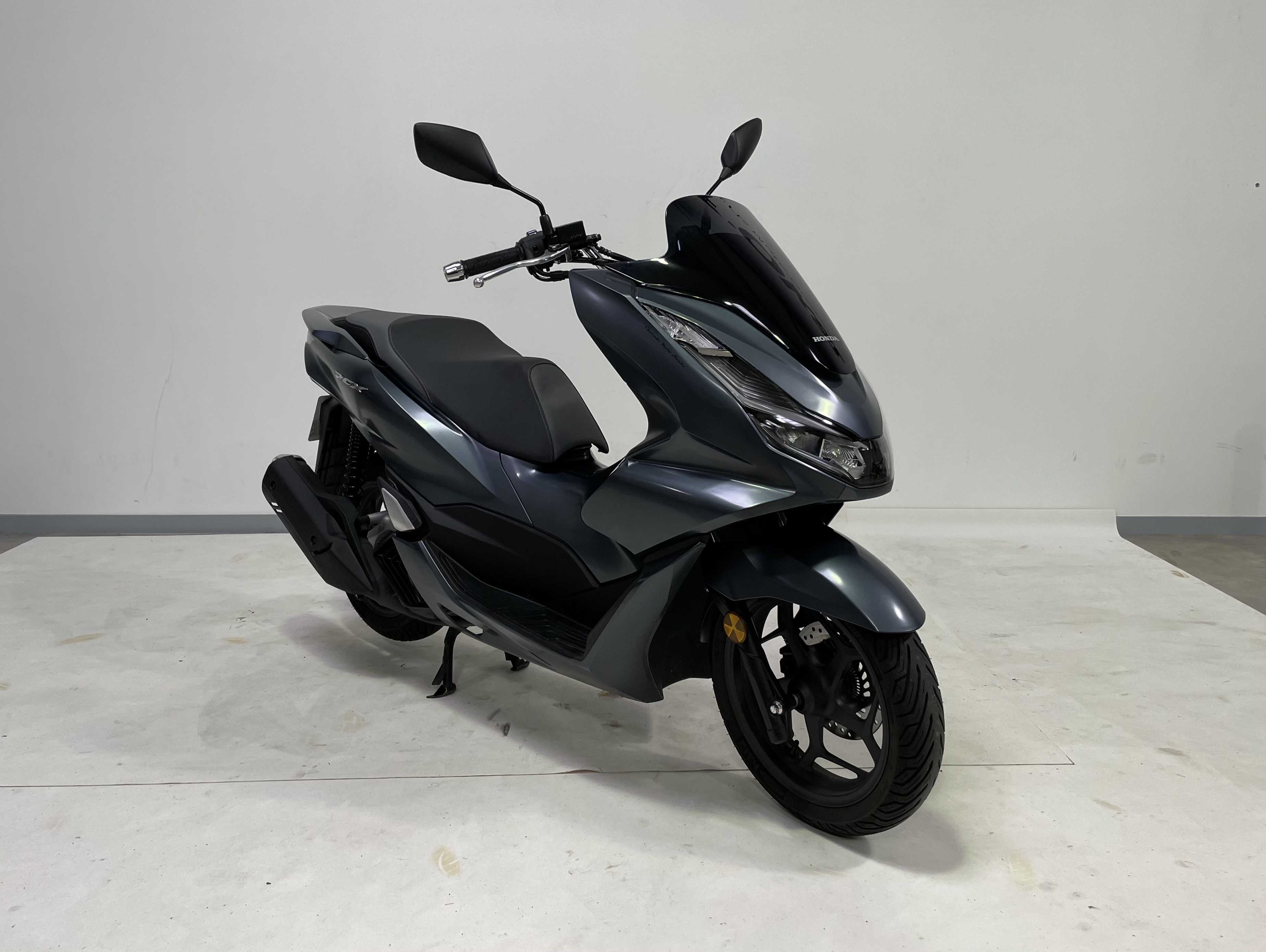 Honda PCX125 2020 HD vue 3/4 droite