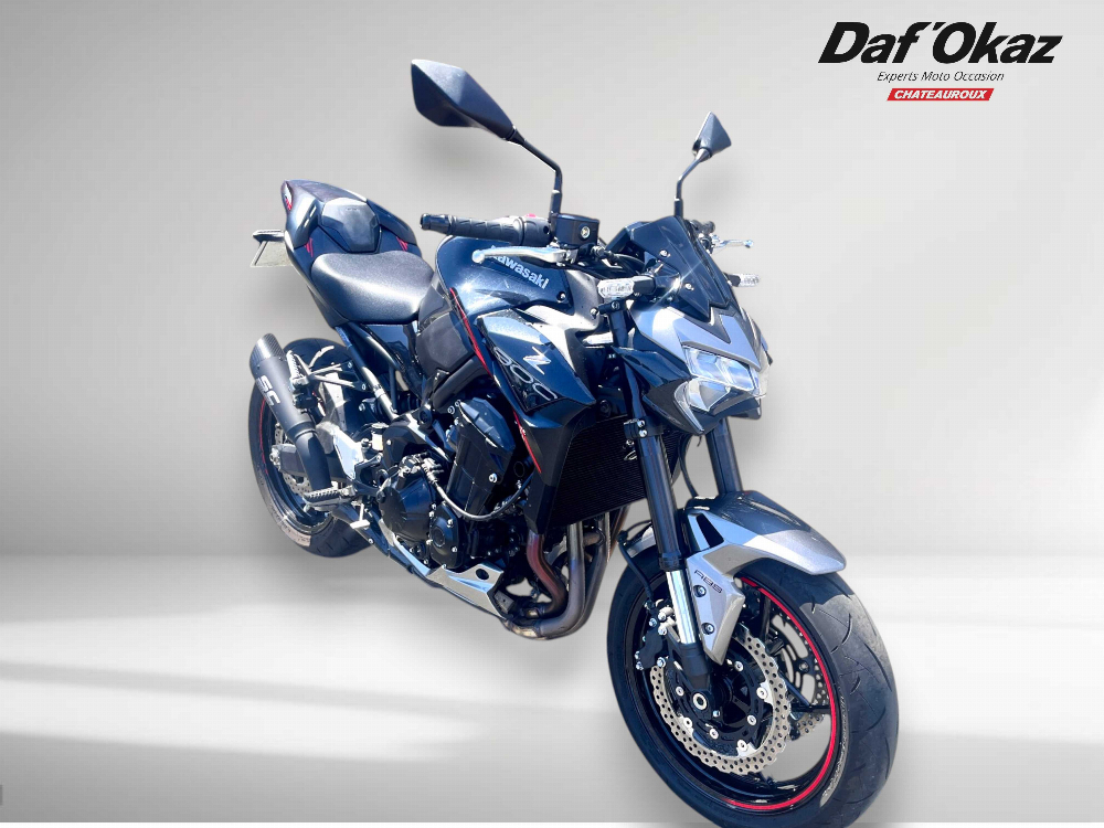 Kawasaki Z 900 2023 vue 3/4 droite