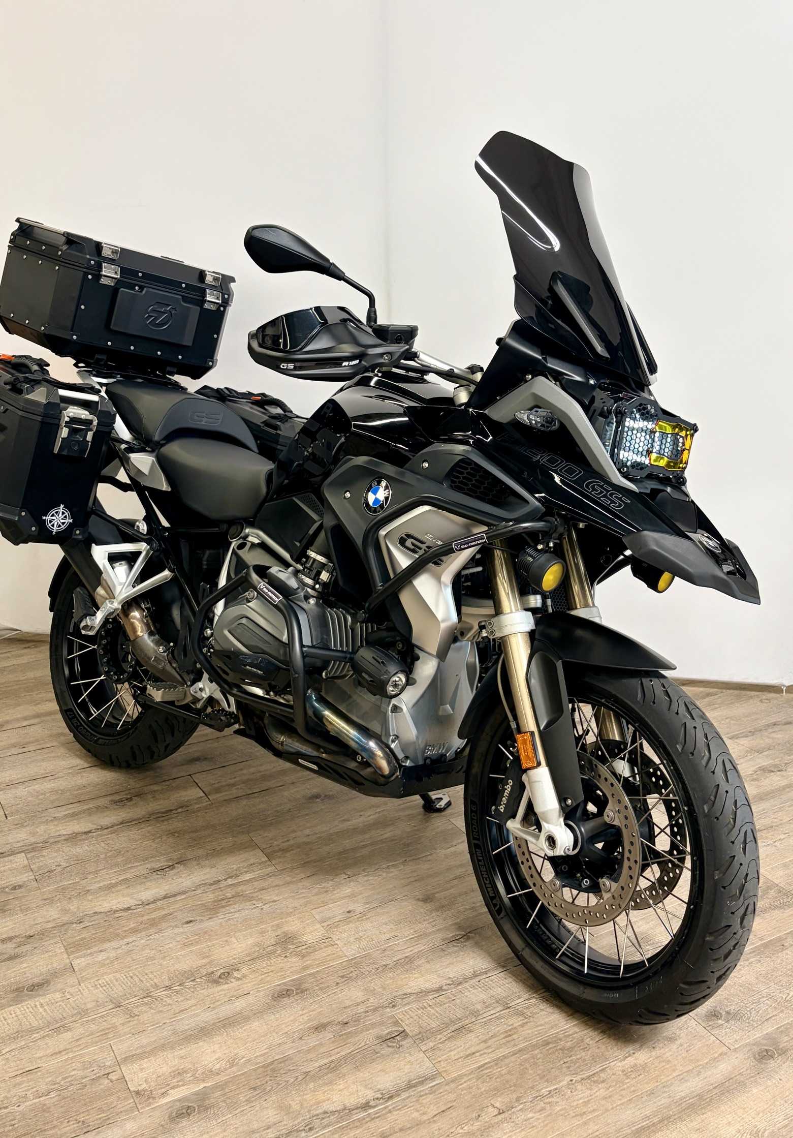 BMW R 1200 GS 2017 HD vue 3/4 droite