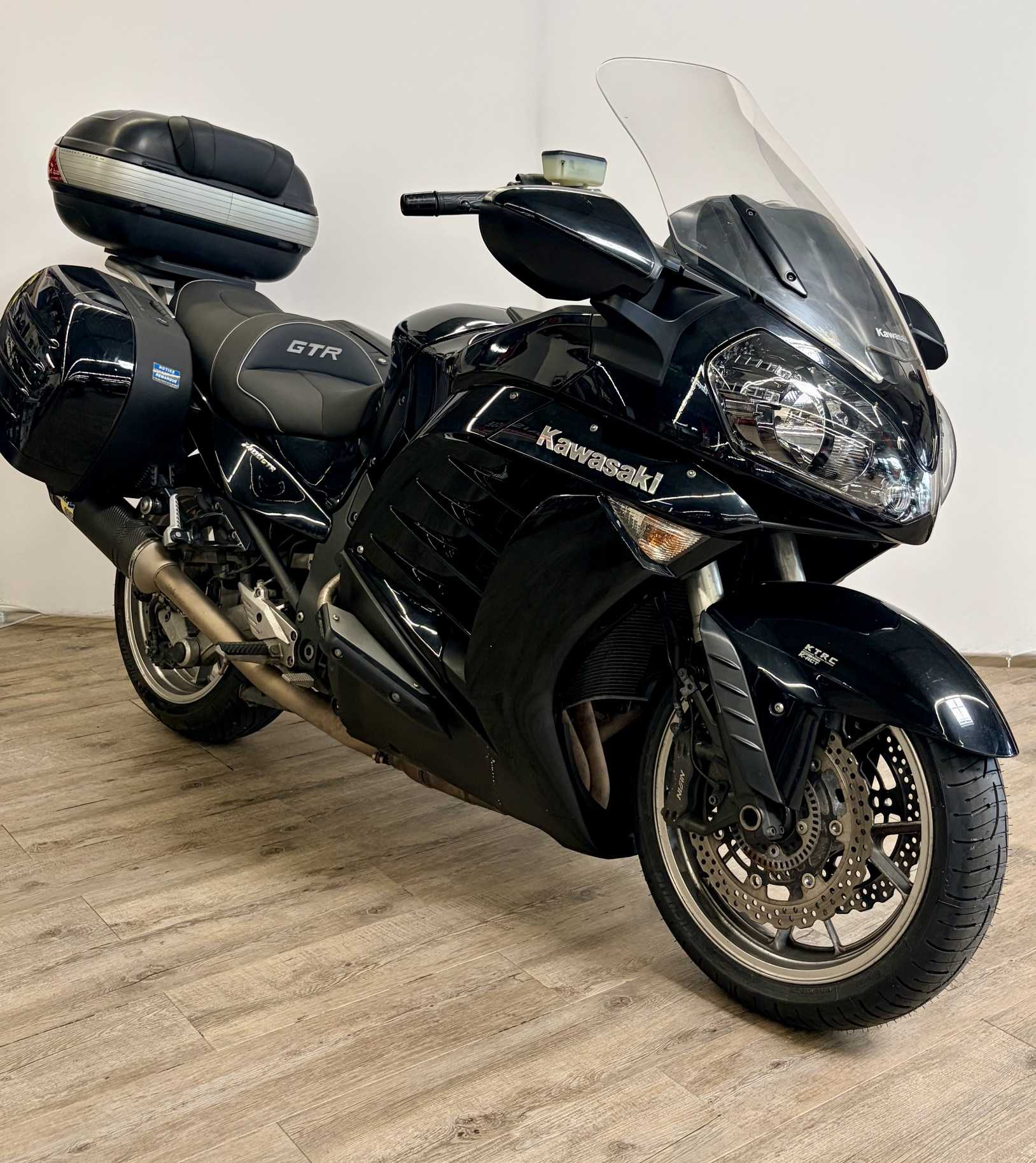 Kawasaki ZG 1400 GTR 2012 HD vue 3/4 droite