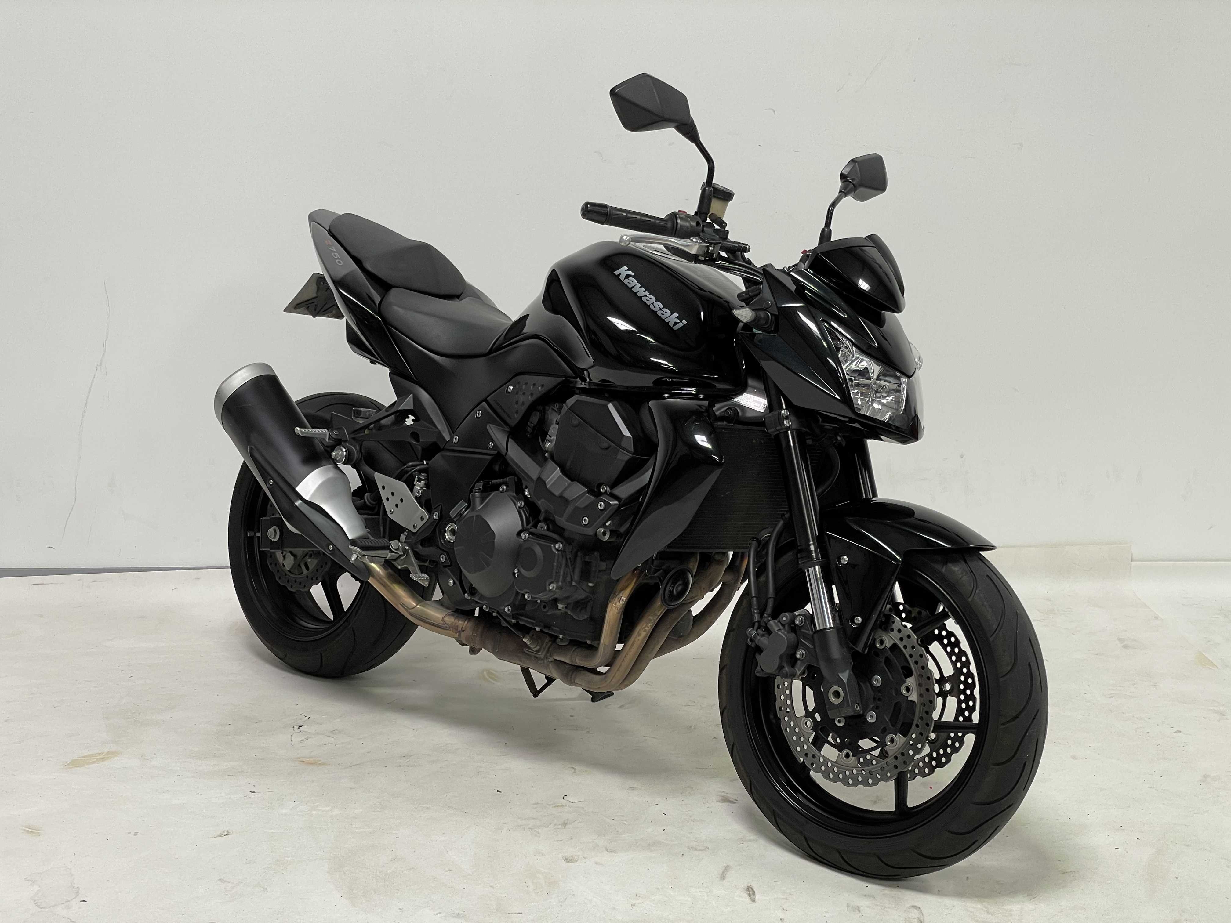 Kawasaki Z 750 (ZR750) 2012 HD vue 3/4 droite