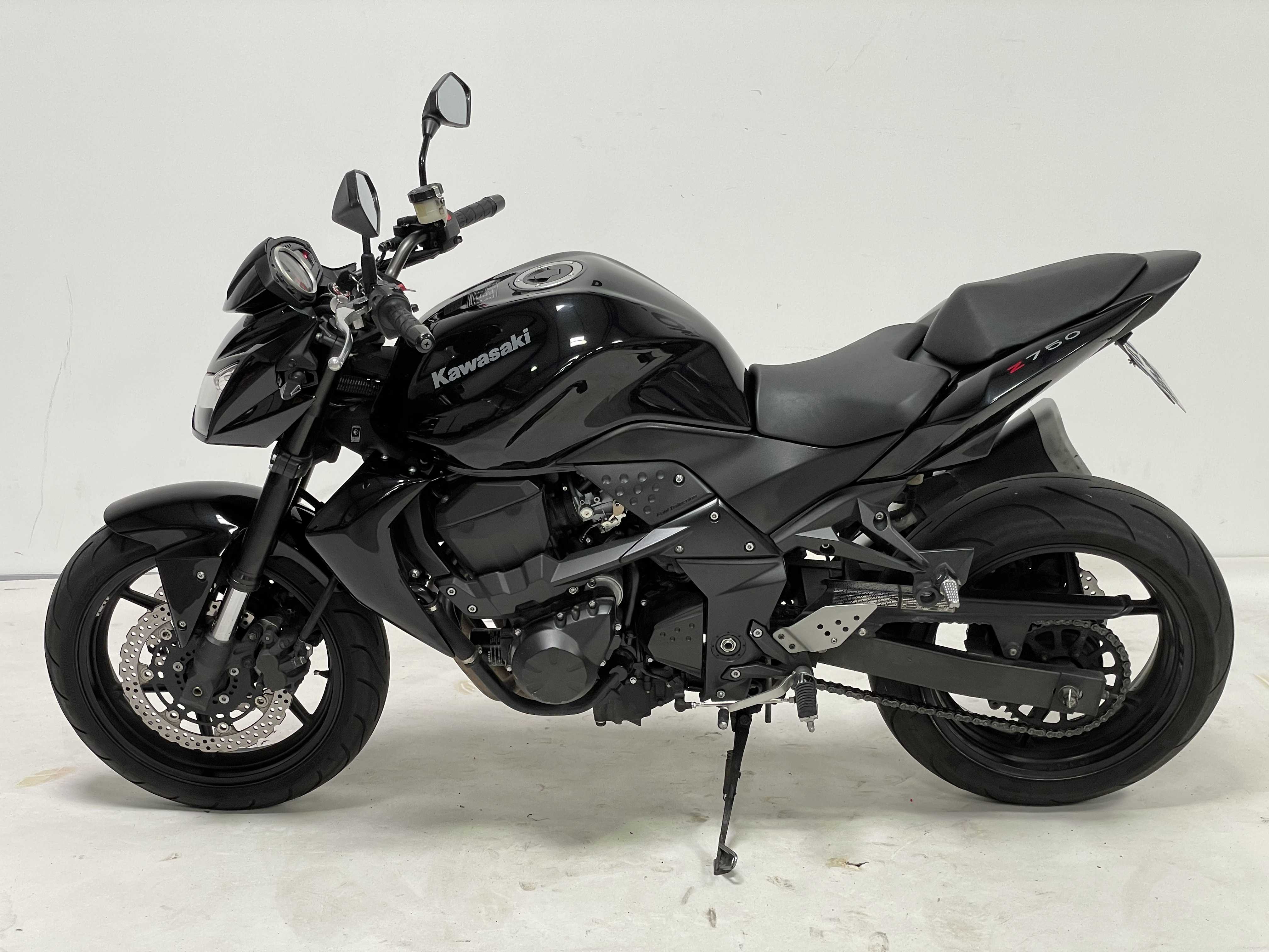 Kawasaki Z 750 (ZR750) 2012 HD vue gauche