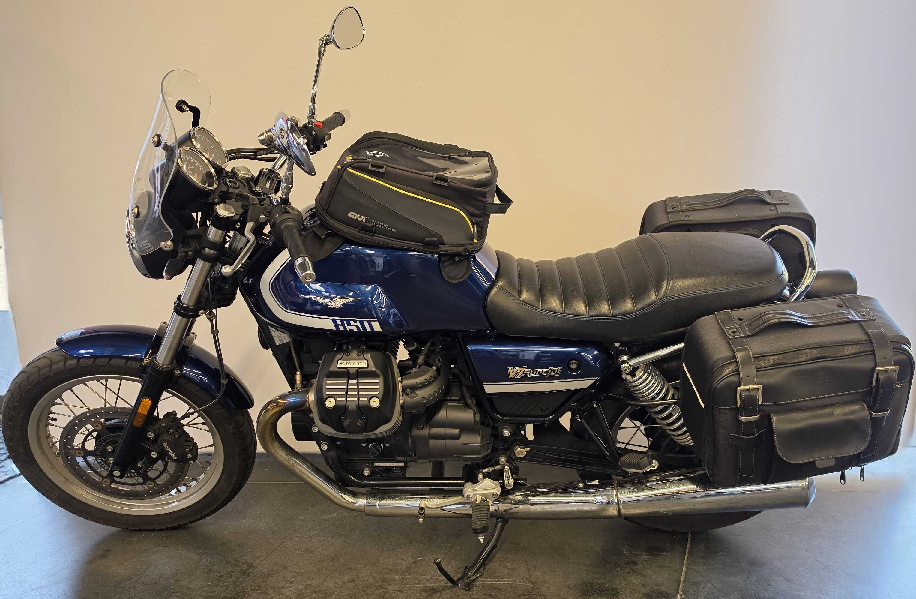 Moto Guzzi V7 IV SPECIAL 2021 HD vue gauche