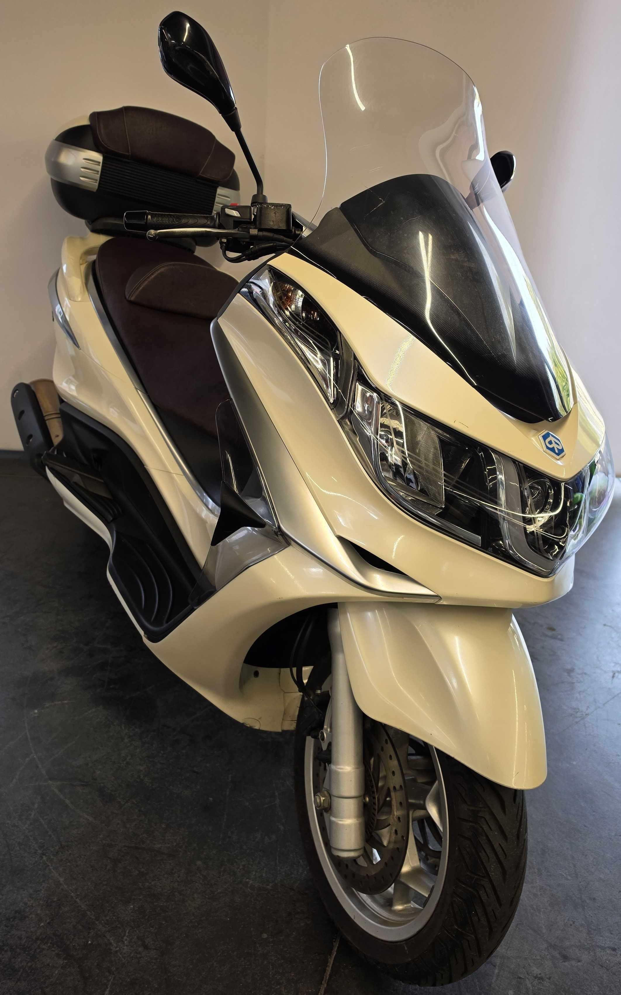 Piaggio X10 500 ABS 2014 HD vue 3/4 droite