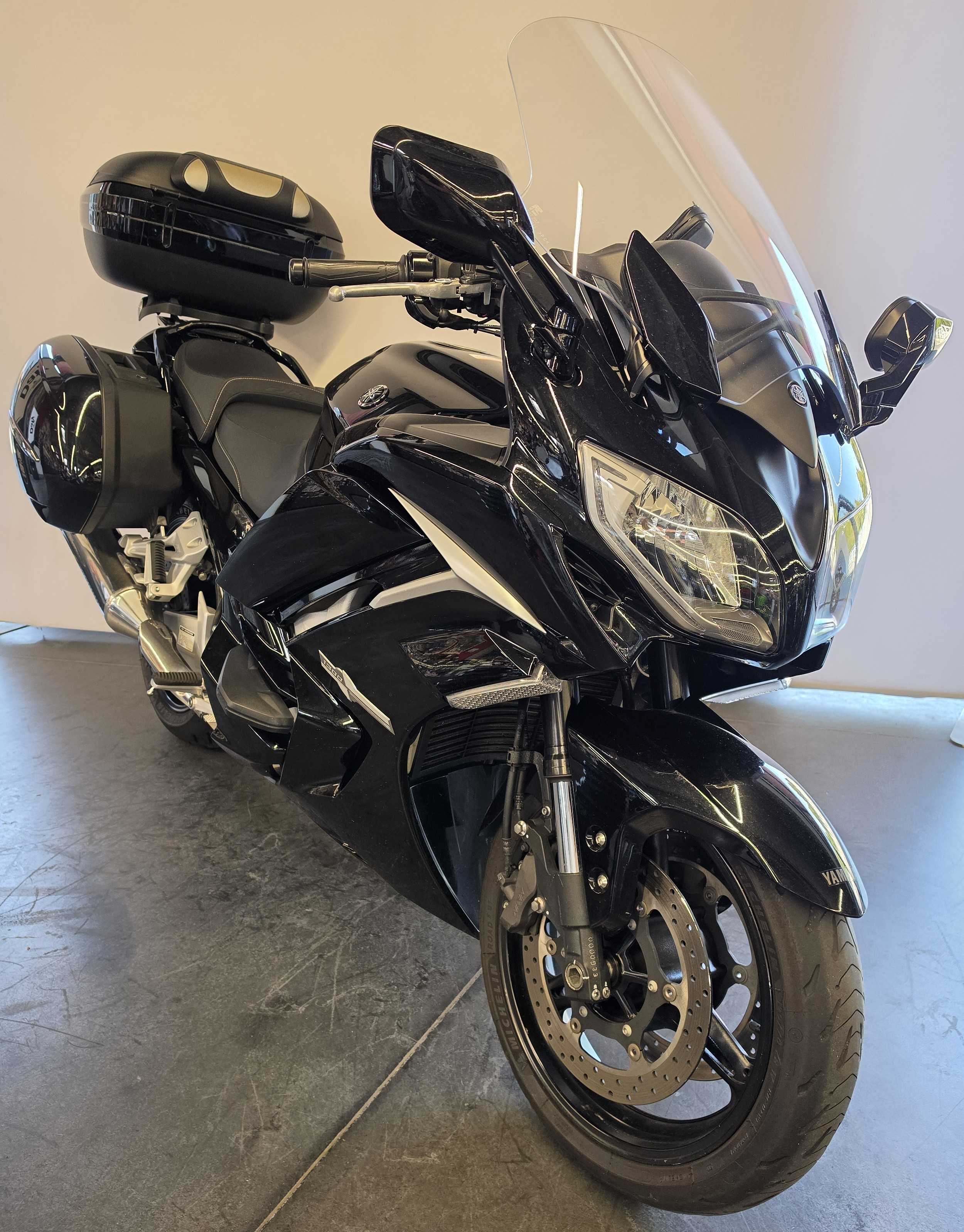 Yamaha FJR 1300 AE 2014 HD vue 3/4 droite