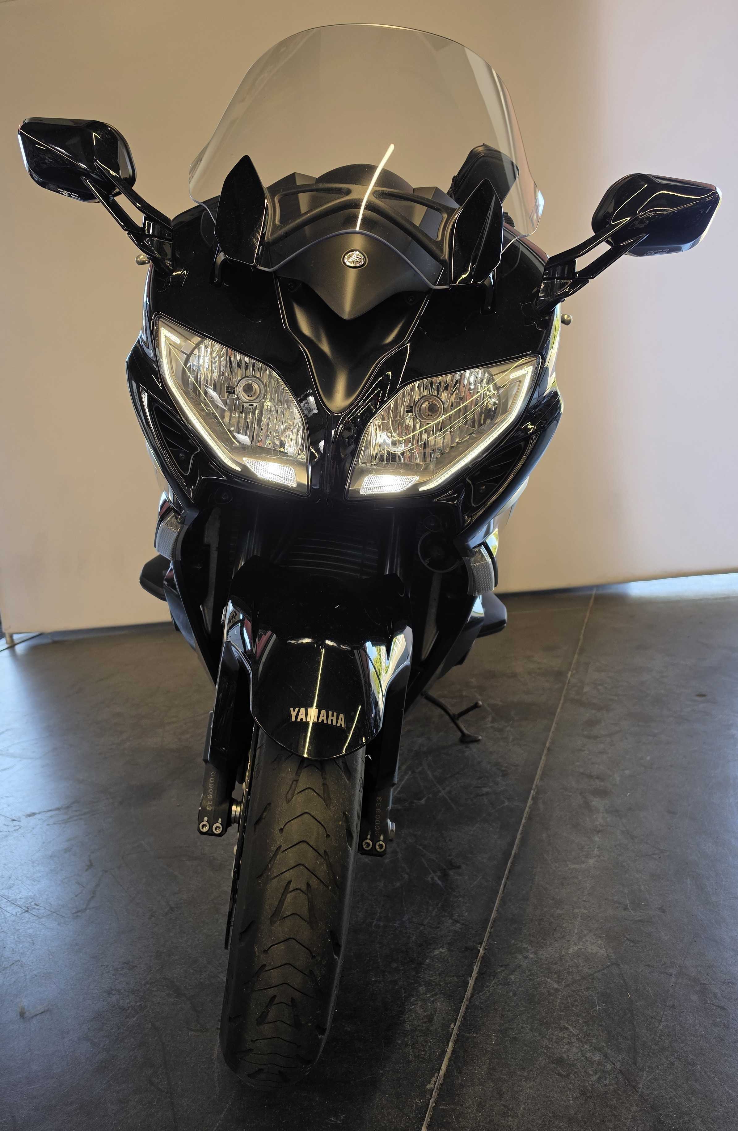 Yamaha FJR 1300 AE 2014 HD vue avant