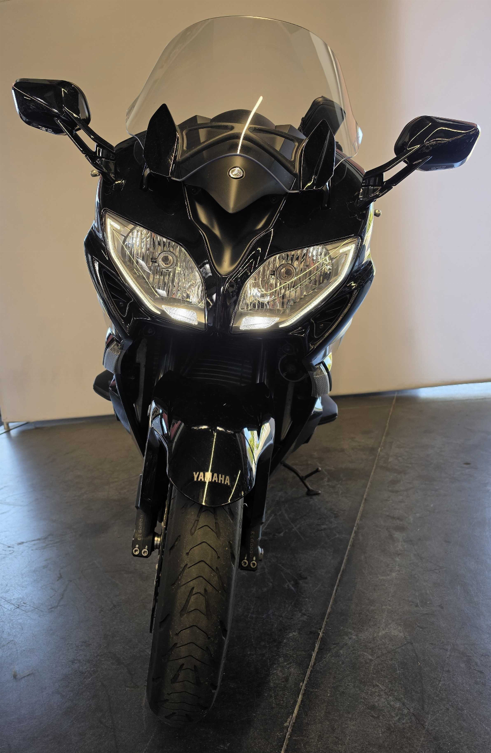 Yamaha FJR 1300 AE 2014 vue avant